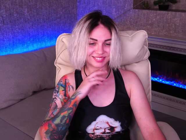 Live sex webcam photo for SkyEyesss #274412237