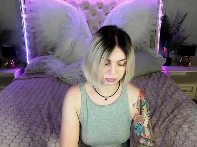 Live sex webcam photo for SkyEyesss #274482050