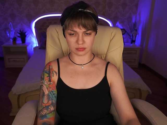 Live sex webcam photo for SkyEyesss #275506693