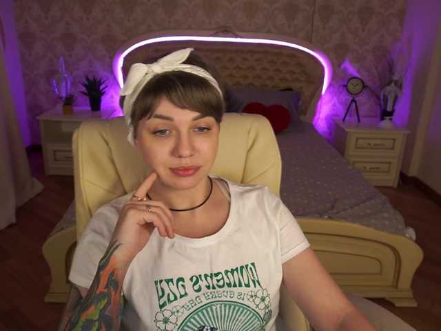 Live sex webcam photo for SkyEyesss #275588071