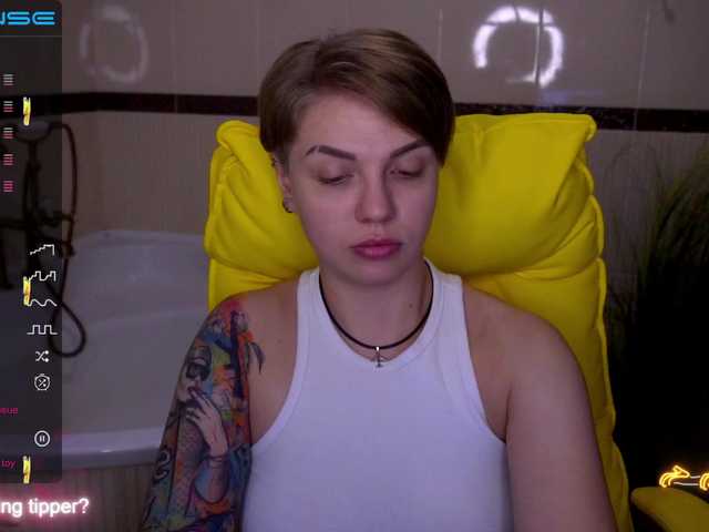 Live sex webcam photo for SkyEyesss #276063819