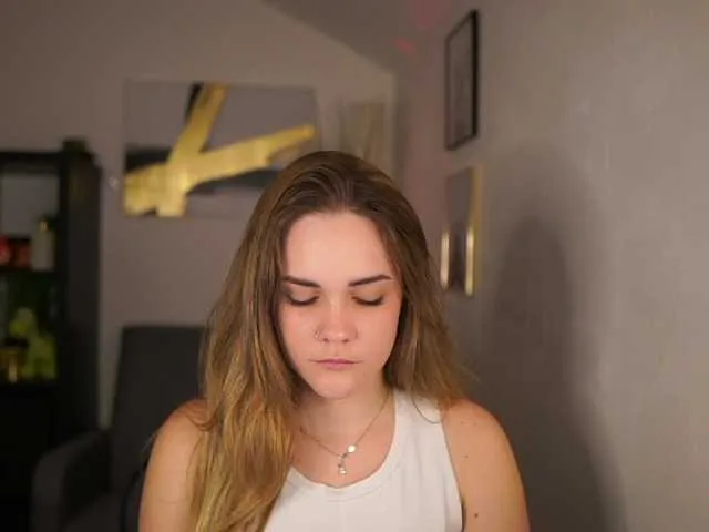 Live sex webcam photo for SkylaNoveaa #290697348