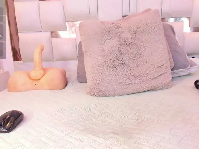 Live sex webcam photo for Skylar-Smith #293164305