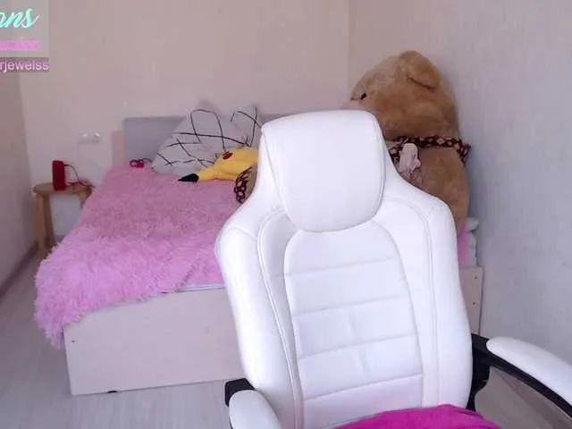 Live sex webcam photo for SkylarJewels #273956622