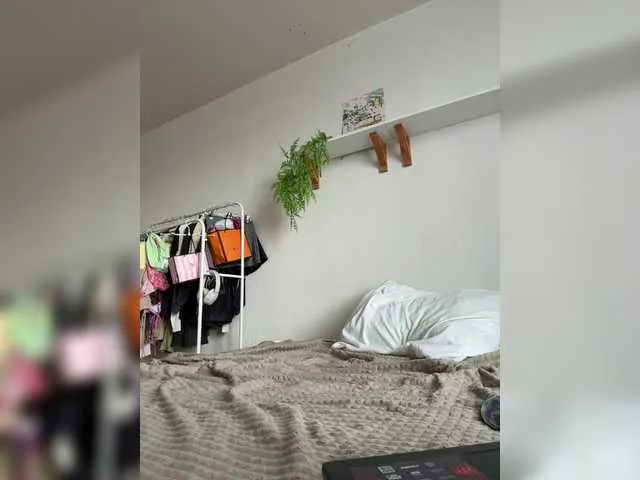 Live sex webcam photo for SkylarJewels #291528288