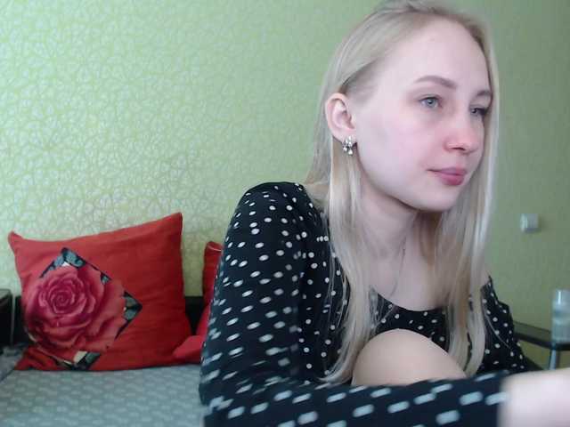 Live sex webcam photo for Sladkie002 #271905252