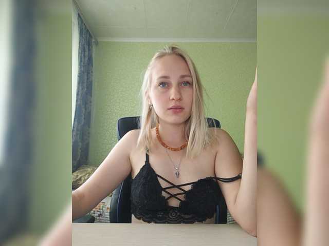 Live sex webcam photo for Sladkie002 #274381989