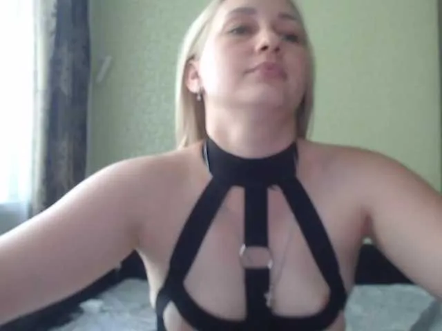 Live sex webcam photo for Sladkie002 #291602697