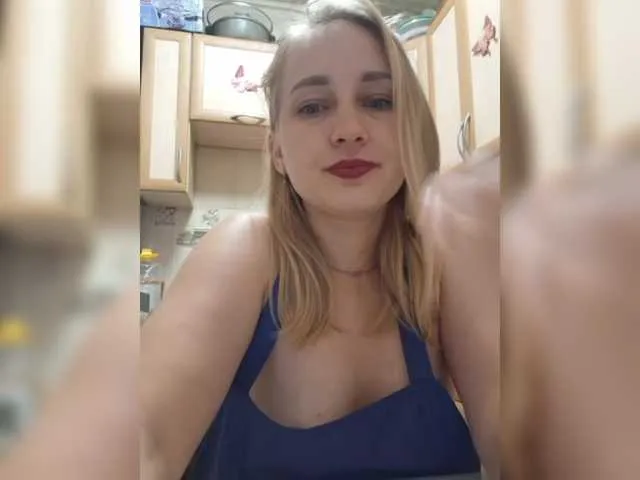 Live sex webcam photo for Sladkie002 #291950425