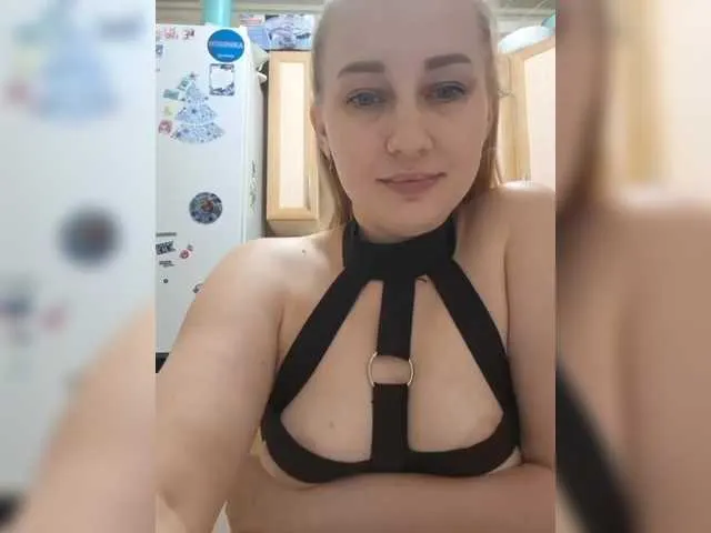 Live sex webcam photo for Sladkie002 #292522960