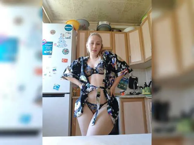 Live sex webcam photo for Sladkie002 #294277553
