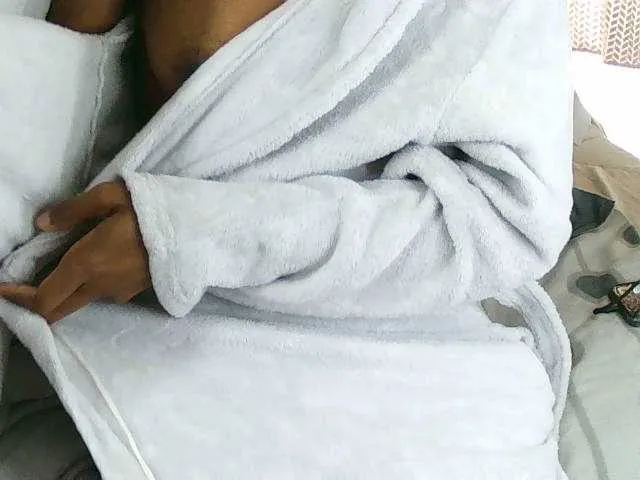 Live sex webcam photo for Slimpear19 #291674363