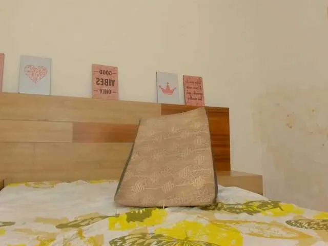 Live sex webcam photo for SloanJessy #291105964