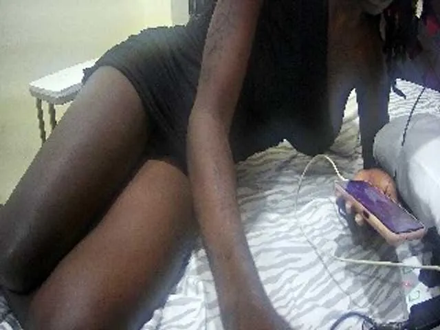 Live sex webcam photo for Sly23 #278059035
