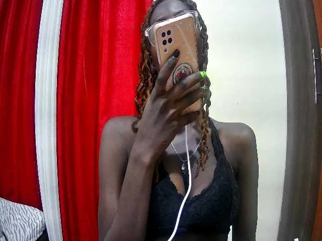 Live sex webcam photo for Sly23 #278298264