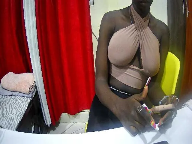 Live sex webcam photo for Sly23 #289451789