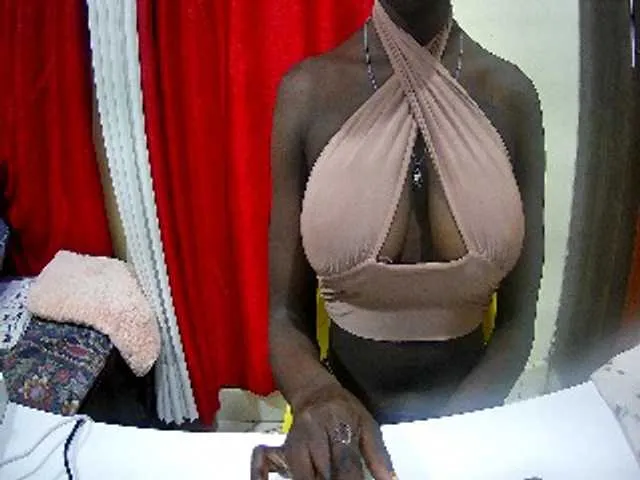 Live sex webcam photo for Sly23 #289714148