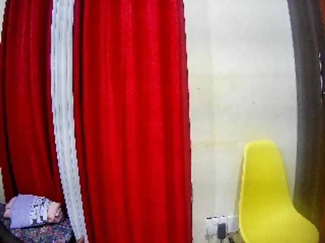 Live sex webcam photo for Sly23 #289976328