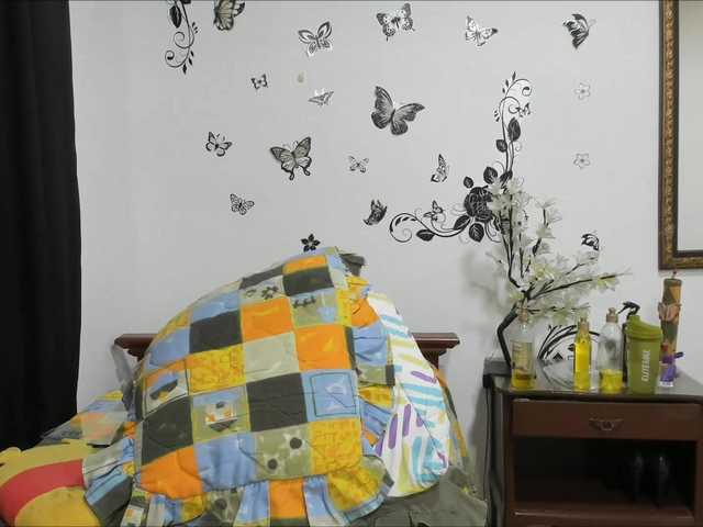 Live sex webcam photo for SmallDoll #273703286