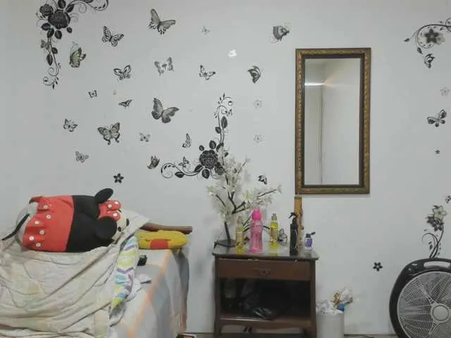 Live sex webcam photo for SmallDoll #275114982