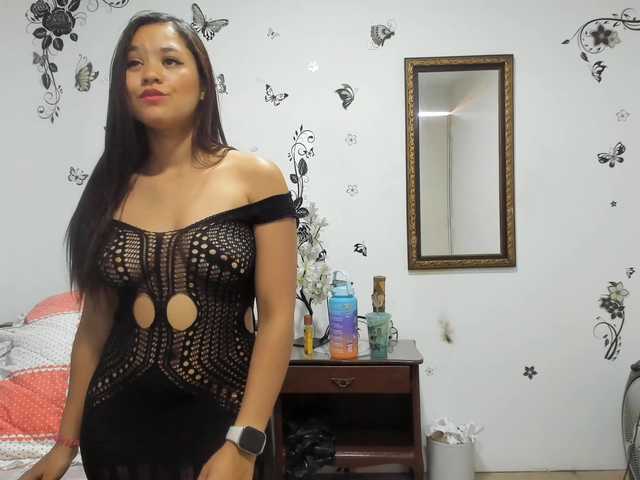 Live sex webcam photo for SmallDoll #276162252