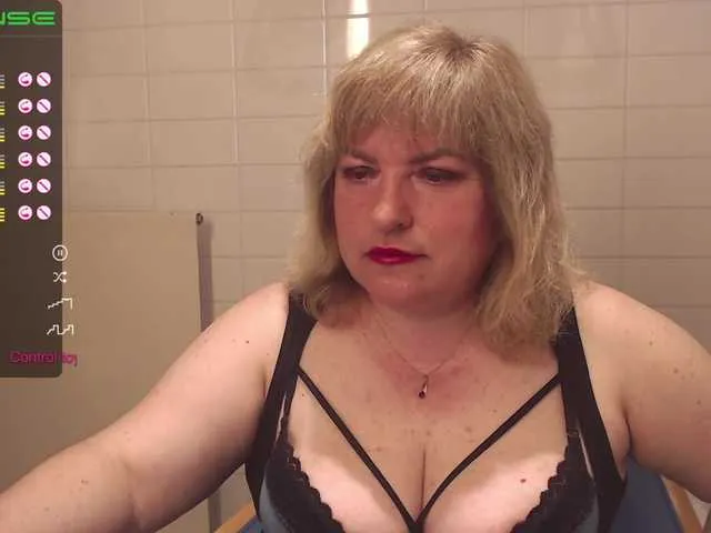 Live sex webcam photo for SmileOfAngel #273647020