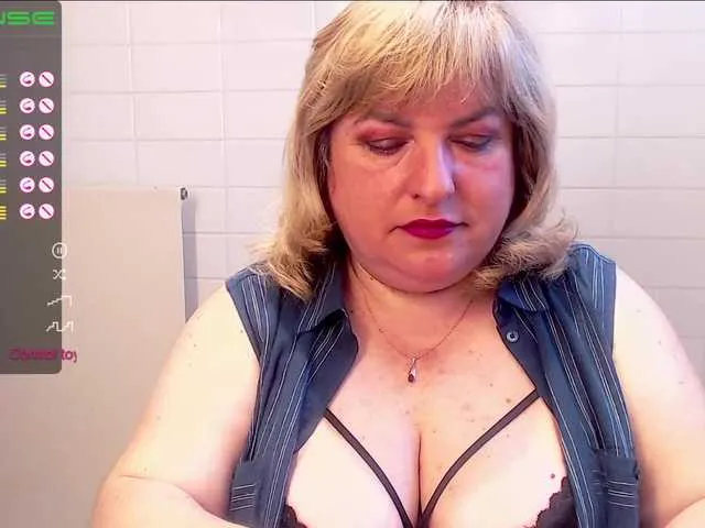 Live sex webcam photo for SmileOfAngel #273814612