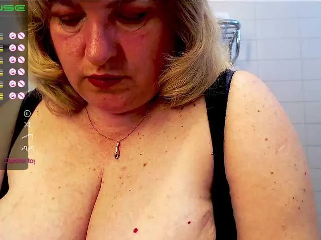 Live sex webcam photo for SmileOfAngel #273825875