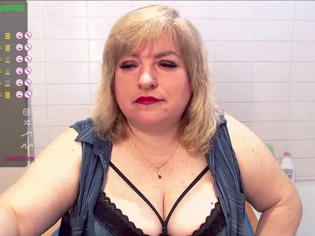 Live sex webcam photo for SmileOfAngel #273993115