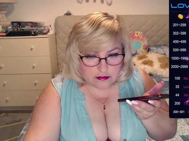 Live sex webcam photo for SmileOfAngel #275723355