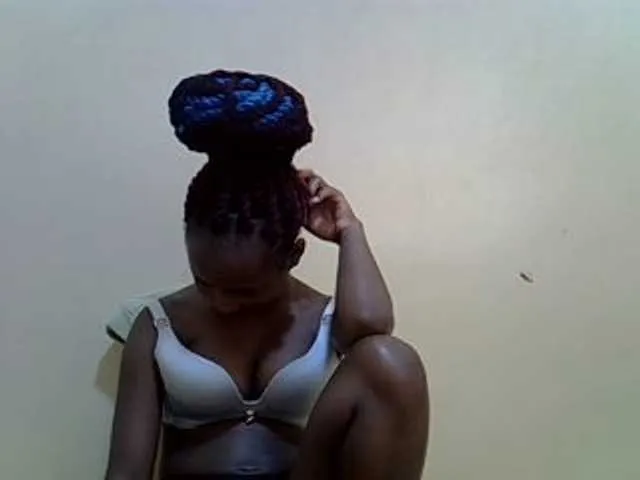 Live sex webcam photo for Smiley-petite #276884491