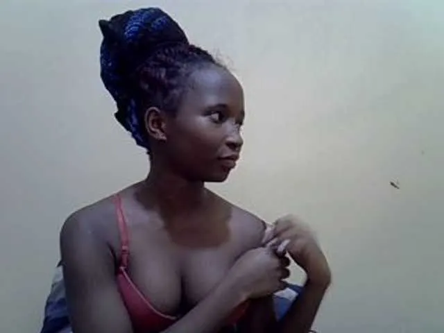 Live sex webcam photo for Smiley-petite #276900838