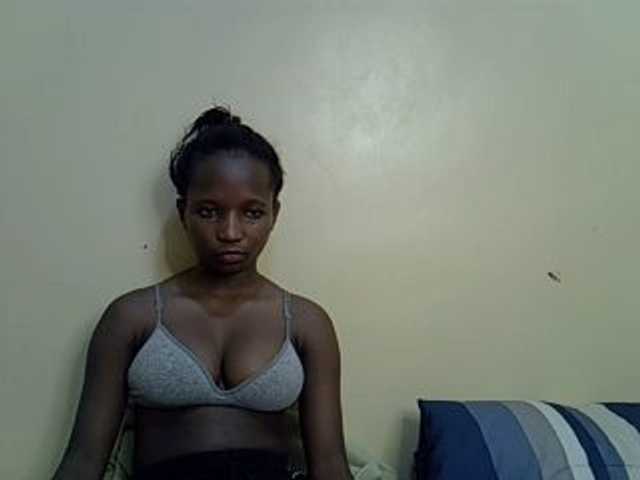 Live sex webcam photo for Smiley-petite #276986074