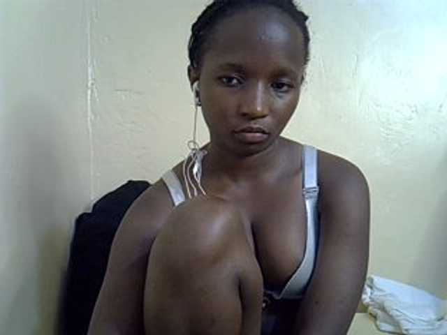 Live sex webcam photo for Smiley-petite #277353834