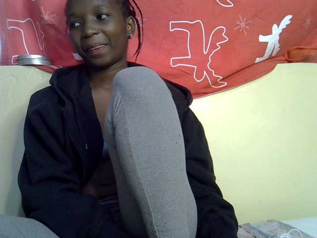 Live sex webcam photo for Smiley-petite #277385900