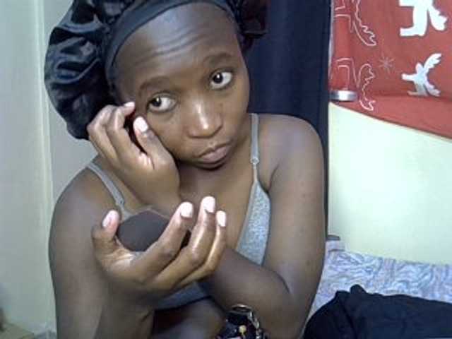 Live sex webcam photo for Smiley-petite #277422982