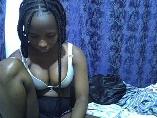 Live sex webcam photo for Smiley-petite #277671990