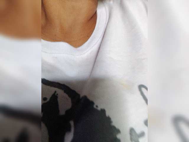 Live sex webcam photo for Smiling24 #277747225