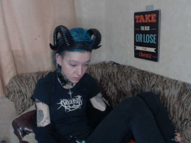 Live sex webcam photo for SmokingRaven #277178037