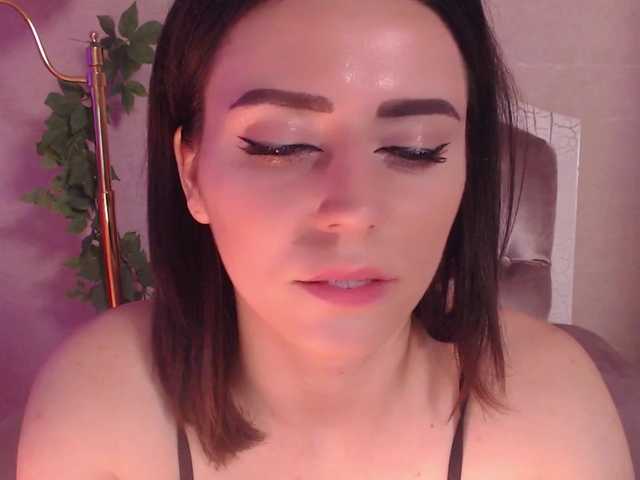 Live sex webcam photo for SmoothiesKivi #288038758