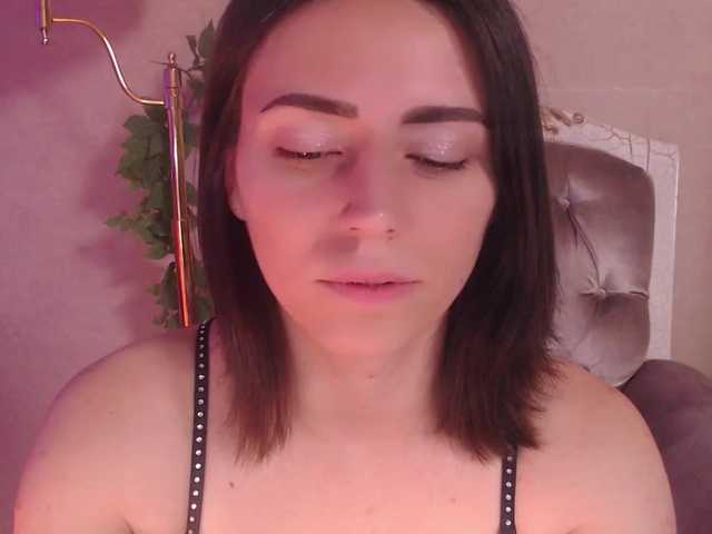 Live sex webcam photo for SmoothiesKivi #288038760