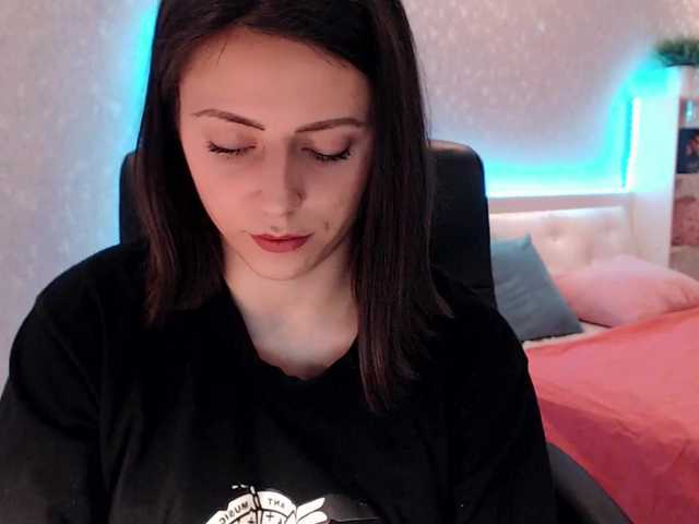 Live sex webcam photo for SmoothiesKivi #288038888