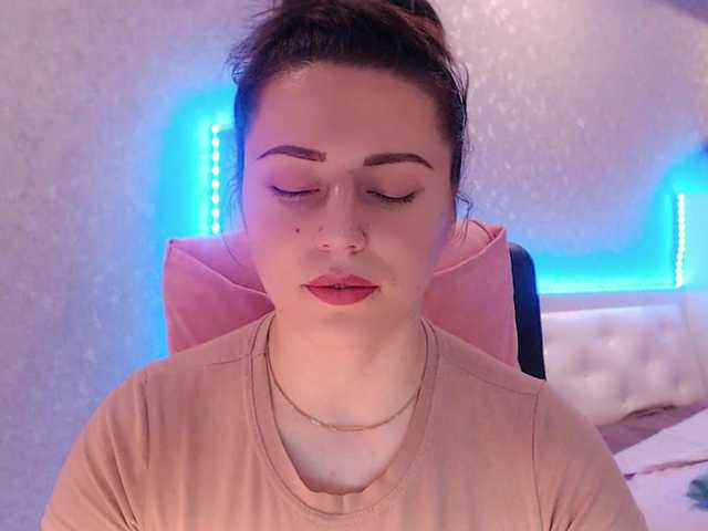 Live sex webcam photo for SmoothiesKivi #288038953