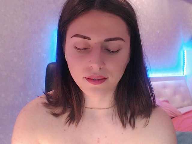 Live sex webcam photo for SmoothiesKivi #288038975