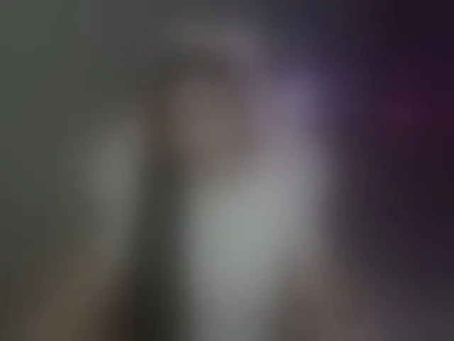Live sex webcam photo for SnowingWinter #292777397