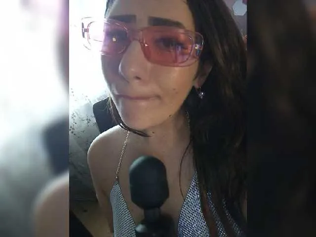 Live sex webcam photo for Sofa999 #278139228