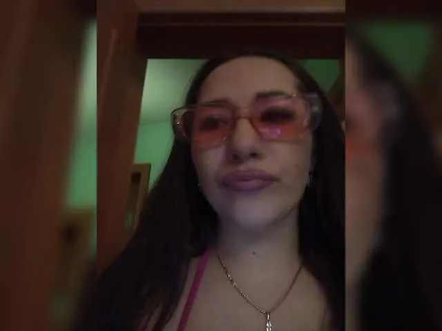 Live sex webcam photo for Sofa999 #290291073