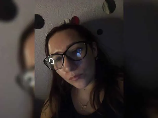 Live sex webcam photo for Sofa999 #291814121