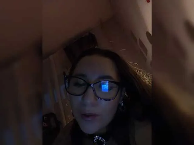 Live sex webcam photo for Sofa999 #292176366