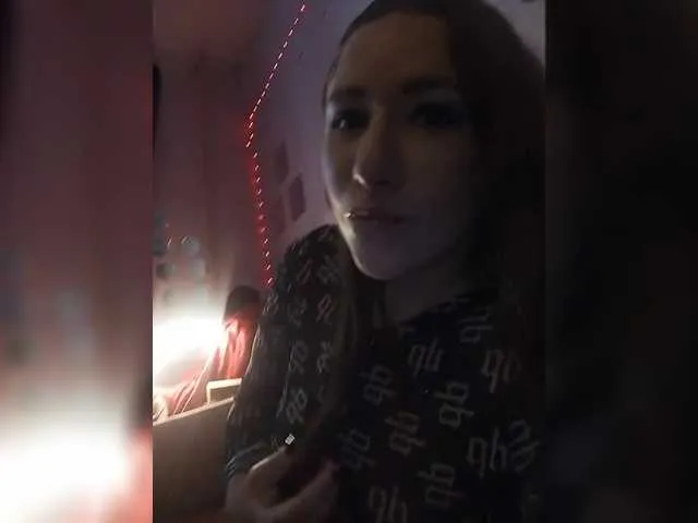 Live sex webcam photo for Sofa999 #292199748